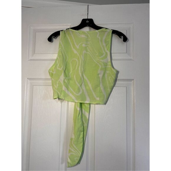 Le Lis crop top size medium C10-18 - Picture 2 of 3